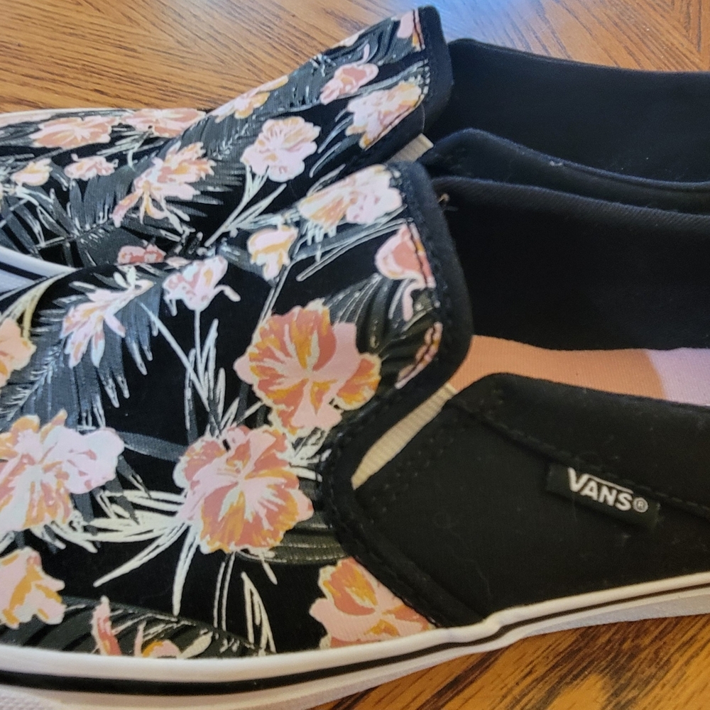 Vans Women's Black Floral Slip-On Sneakers